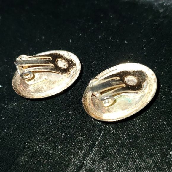 Vintage Goldtone Faux‎ Amber Clip-On Earrings - Picture 2 of 7